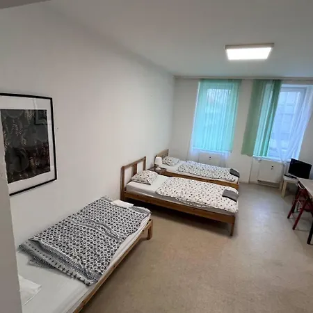 Apartmans With Parking Near Center Apartamento