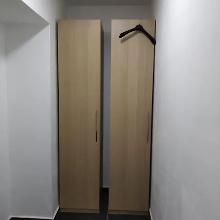 Apartmans With Parking Near Center Apartamento *