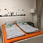 Apartmans With Parking Near Center Apartment