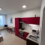 Apartmans With Parking Near Center Apartment
