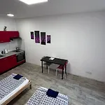 Apartmans With Parking Near Center Apartment