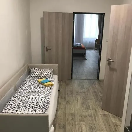 Apartmans With Parking Near Center Apartment *