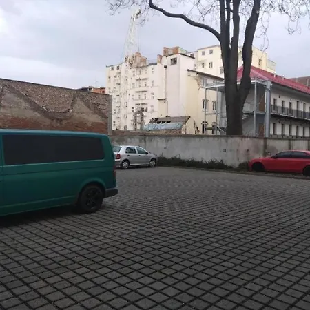 Apartment Apartmans With Parking Near Center *