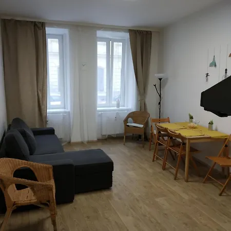 Appartement Apartmans With Parking Near Center